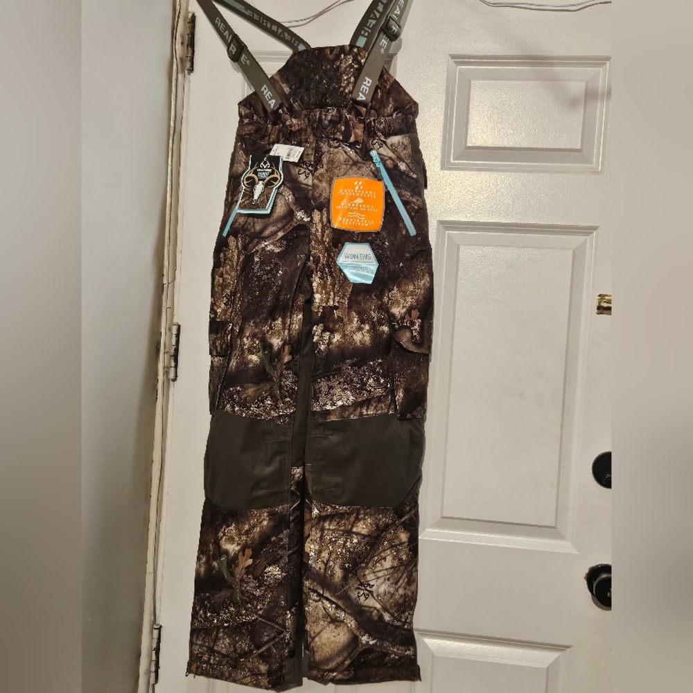 Realtree Women's Camouflage Insulated Overalls - fits medium